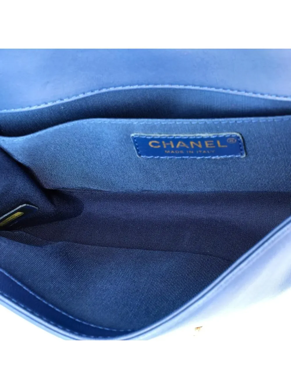 CHANEL elevate your